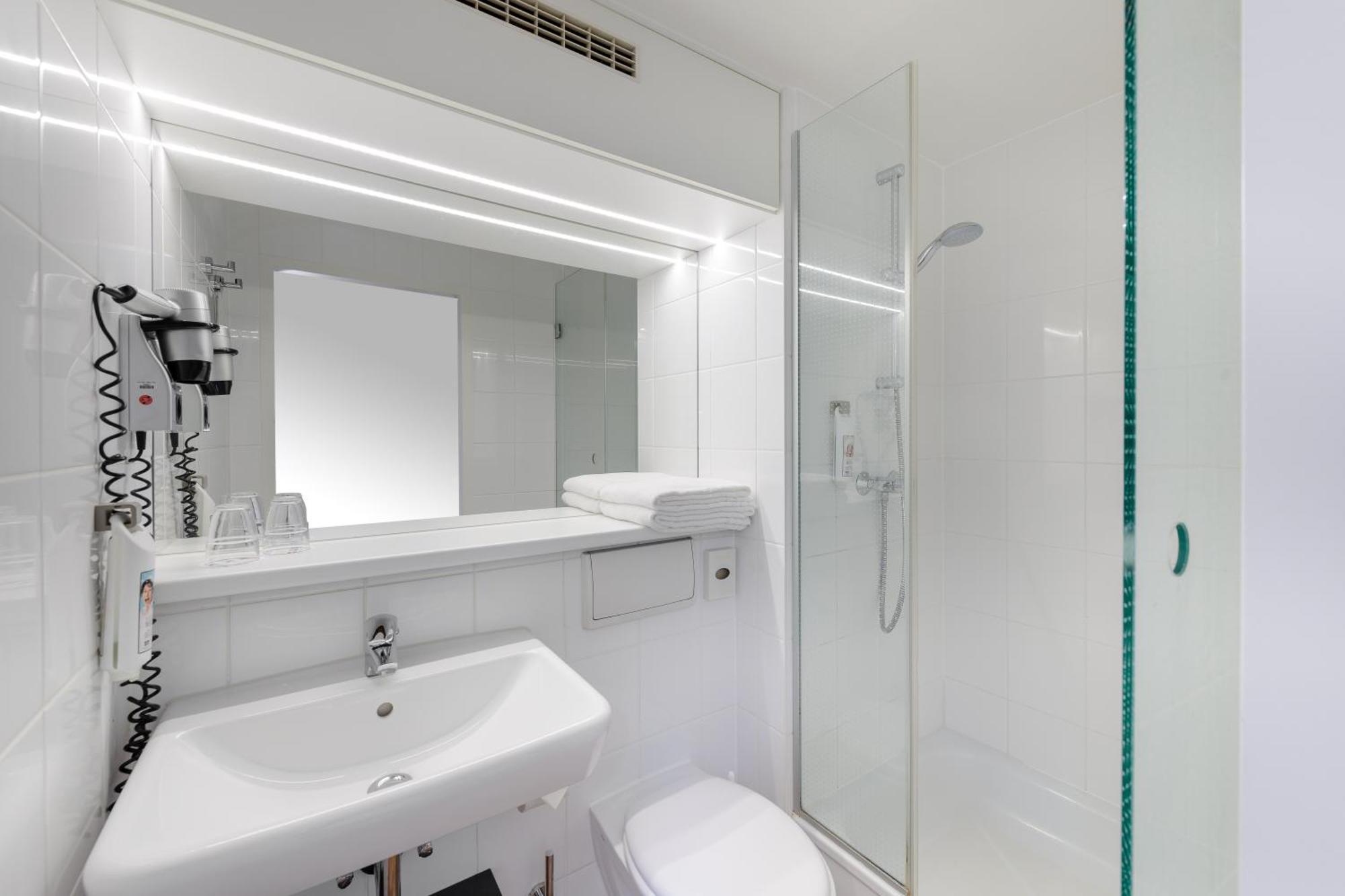 Ibis Hotel Frankfurt Messe West Frankfurt am Main ภายนอก รูปภาพ